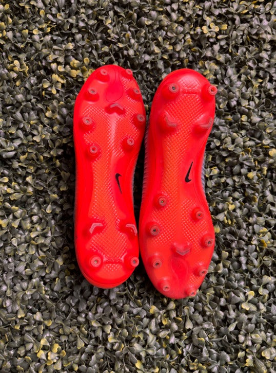 NIKE MERCURIAL VAPOR XI CR7 ELITE AG
