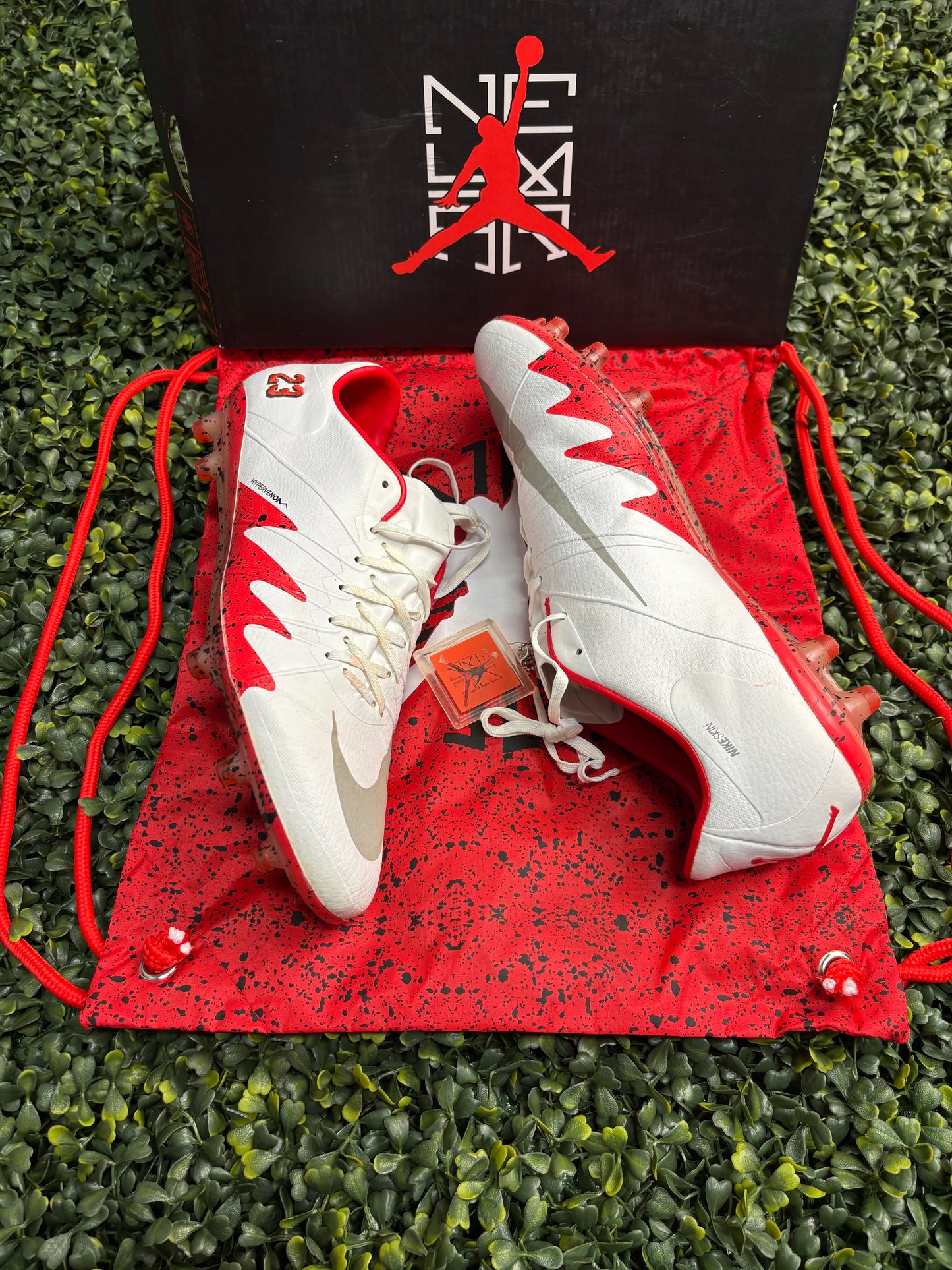 NIKE HYPERVENOM PHINISH NJR
