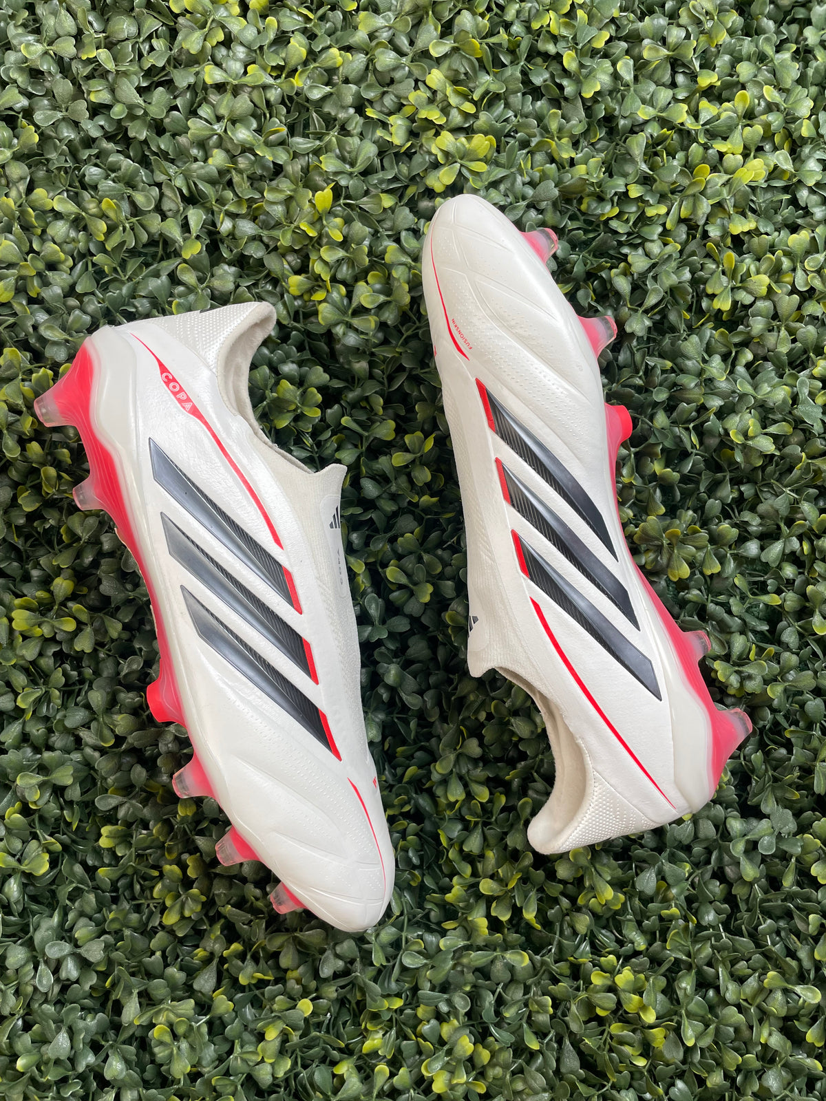 ADIDAS COPA PURE IV ELITE LACELESS FG “ZERO METALLIC”