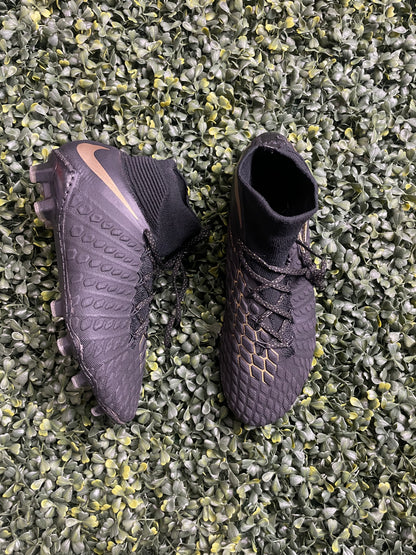 NIKE HYPERVENOM PHANTOM III ELITE DF FG “GAME OF GOLD