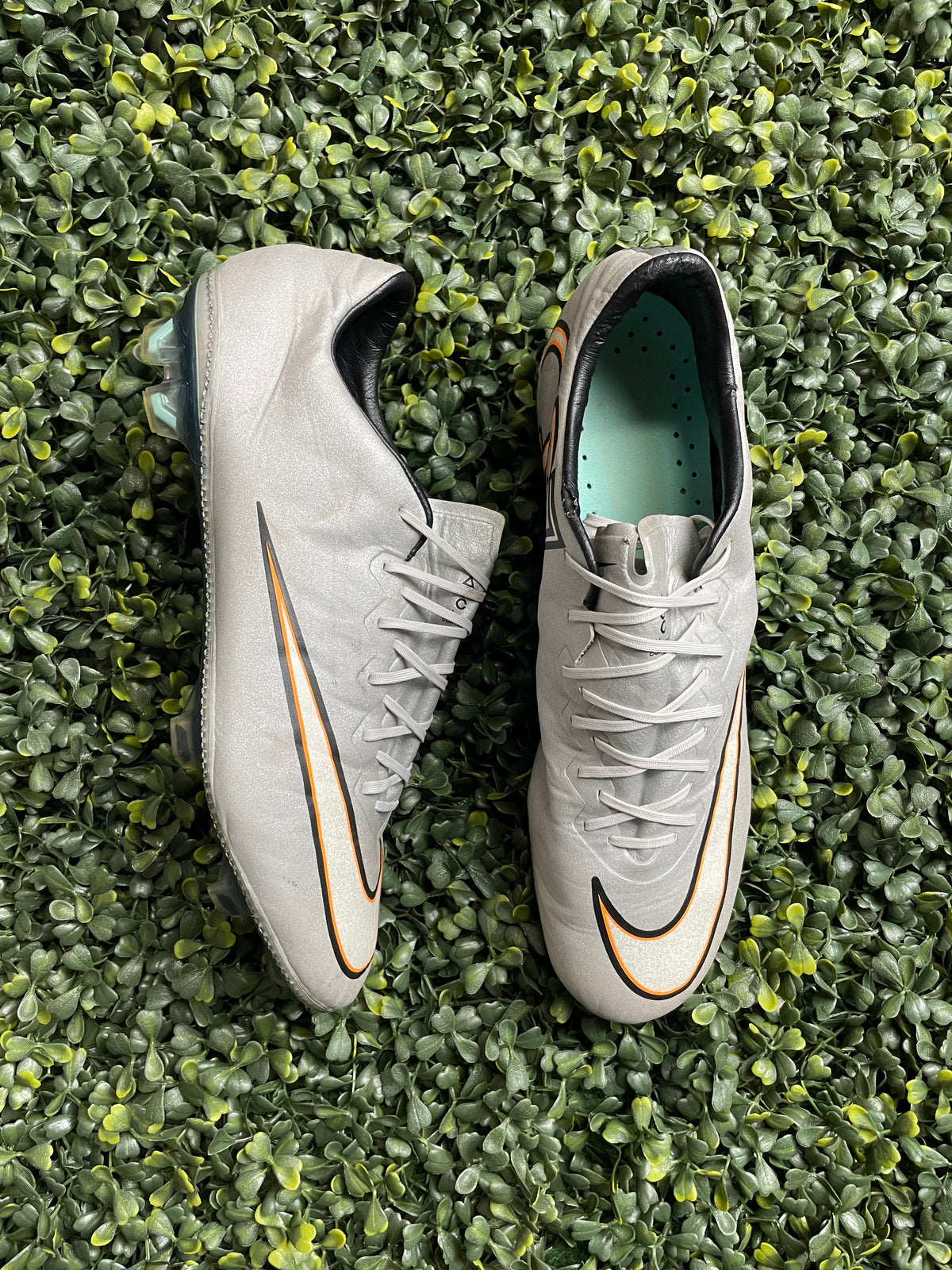 NIKE MERCURIAL VAPOR X FG CR7 “MATTE SILVER”
