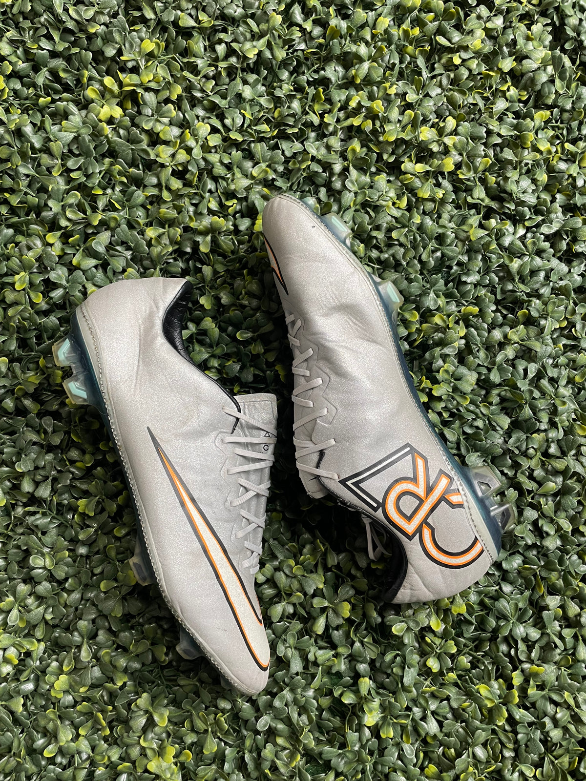 NIKE MERCURIAL VAPOR X FG CR7 “MATTE SILVER”