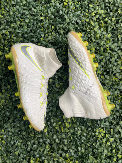 NIKE HYPERVENOM PHANTOM III LOW ELITE AG-PRO