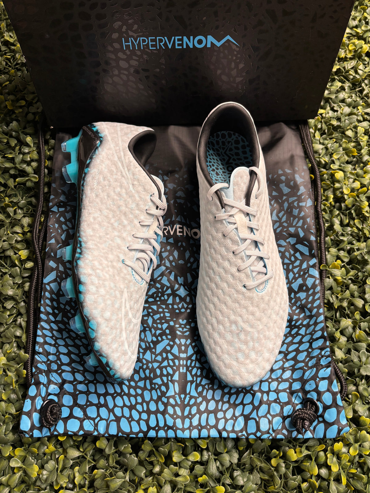 NIKE HYPERVENOM PHANTOM RGN SE FG