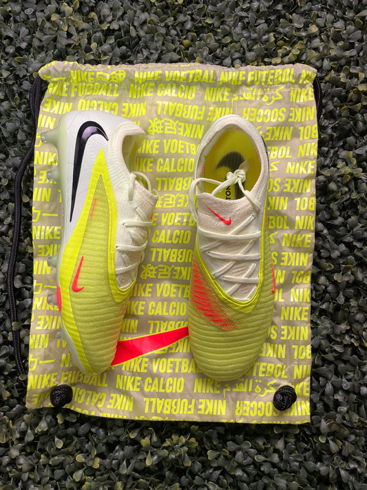 NIKE PHANTOM 6 LOW ELITE AG-PRO "MAX VOLTAGE PACK"